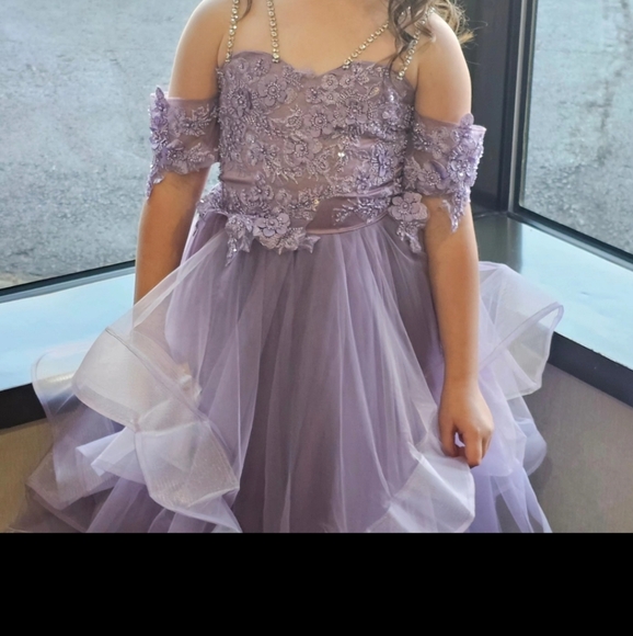 Lavender Gown Size Girls 10 - Picture 3 of 3